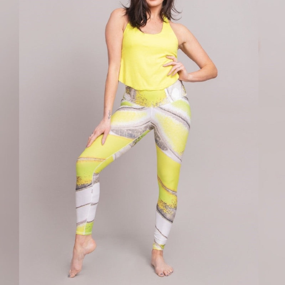 NEW Niyama Sol Neon Flutter Yellow and White Women's Leggings